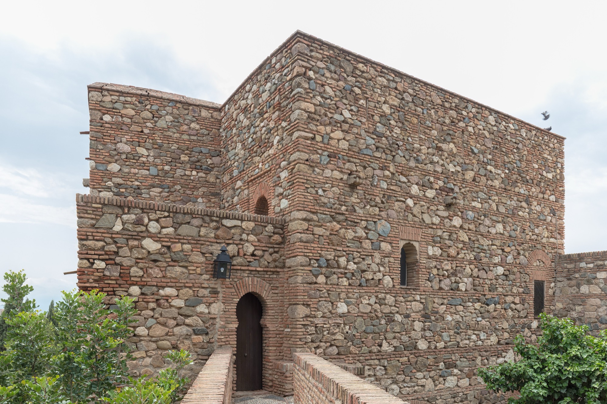 Alcazaba von Málaga mit Blick auf den Hafen